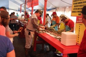 shucking Oysters Comp_0696